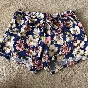 Floral patterned shorts!